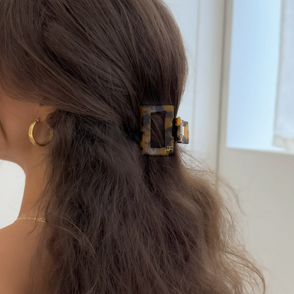 Ecofriendly Acetate Midi Clip | HoneyLux