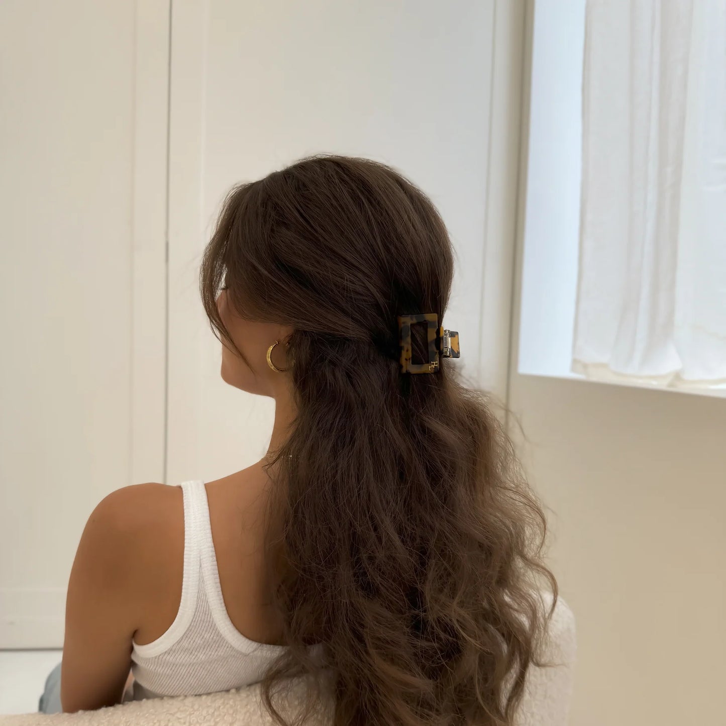 Ecofriendly Acetate Midi Clip | HoneyLux