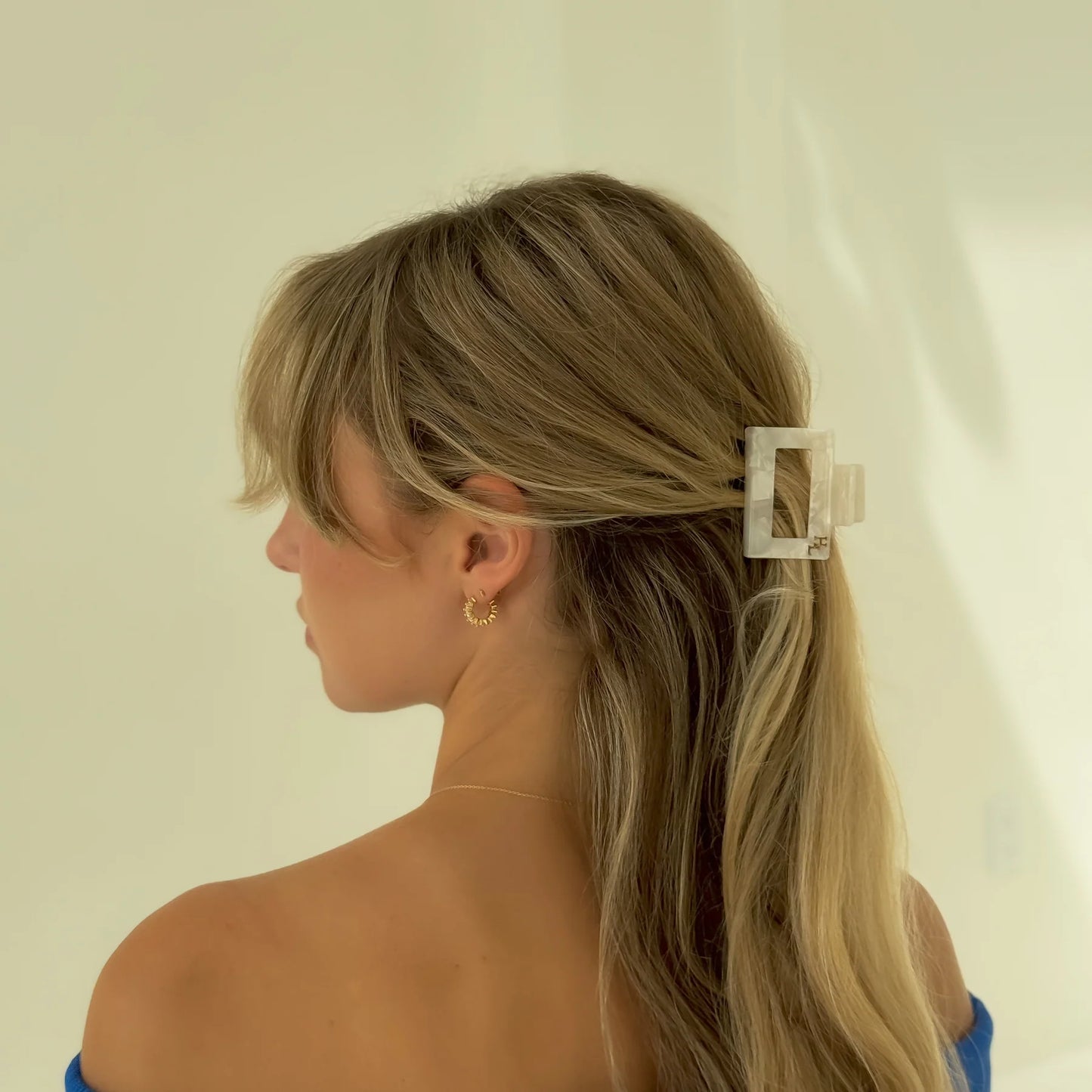 Ecofriendly Acetate Midi Clip | HoneyLux