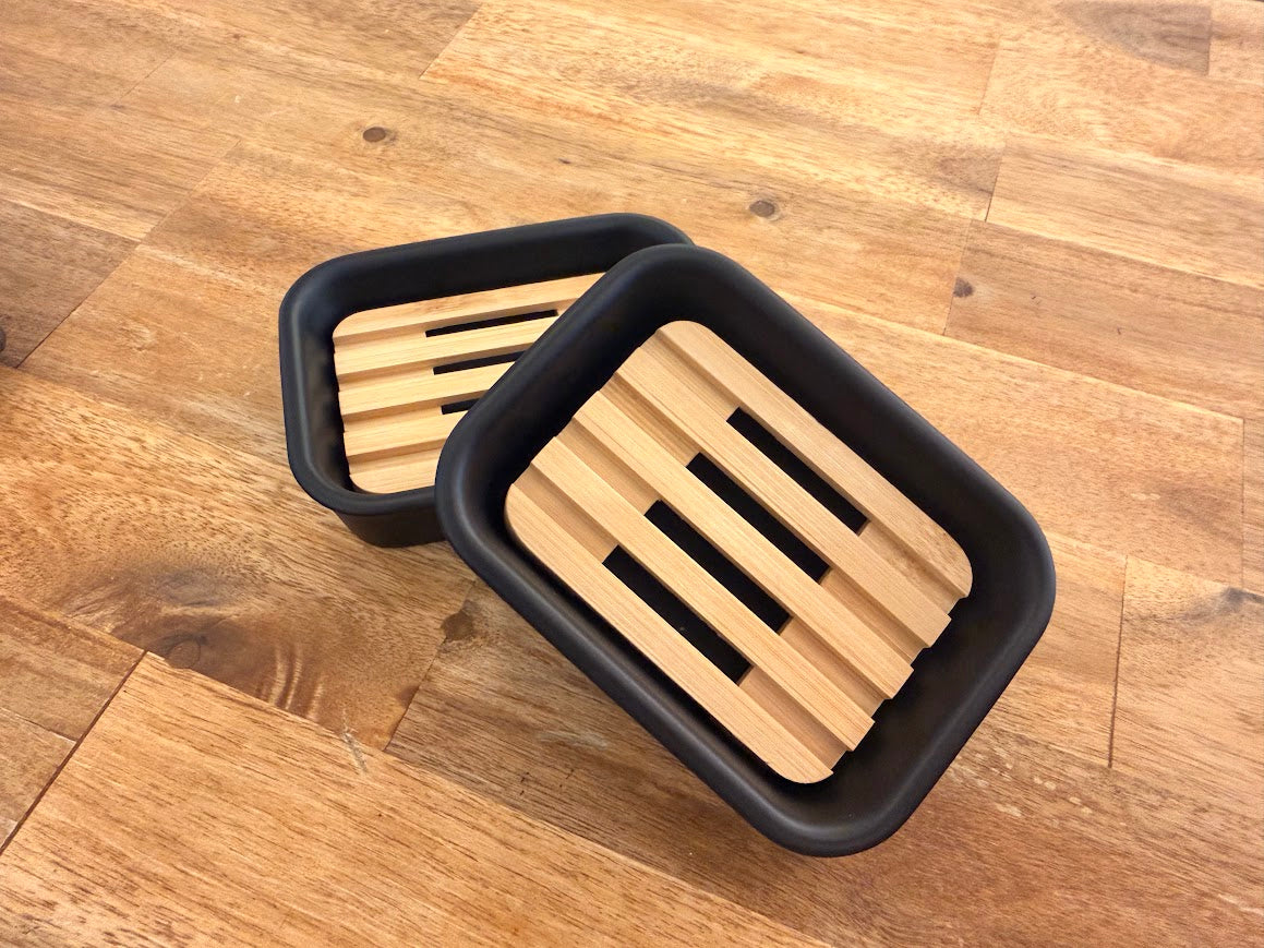 Polyresin Soap Dish With Bamboo