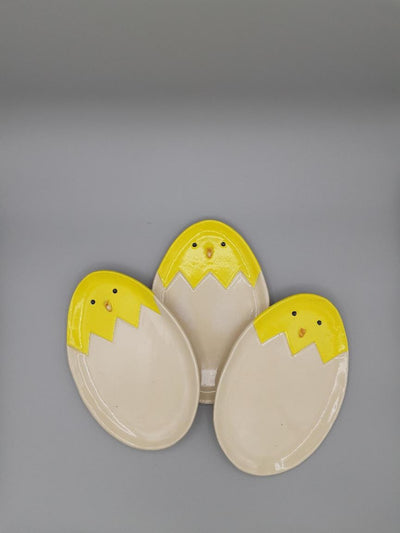 Egg Shaped Plates - Yellow and White | Potter's Pleasure